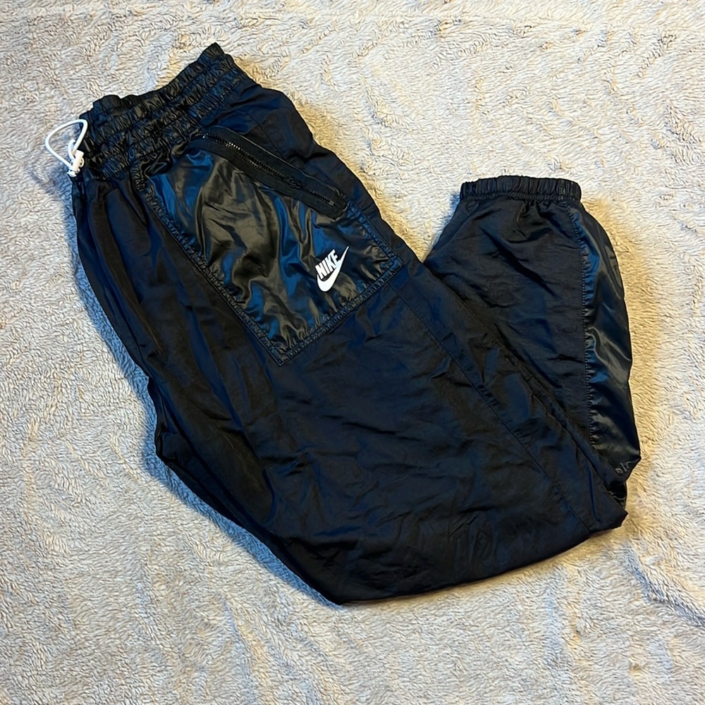 Nike | Women’s Sportswear Windrunner Pants | Size L